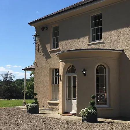 Gardener'S Cwtch, Llwynhelig Manor Apartment Llandeilo Exterior photo